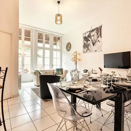 Le Patio - Hypercentre - Cour Au Calme - Wifi Apartment Vannes